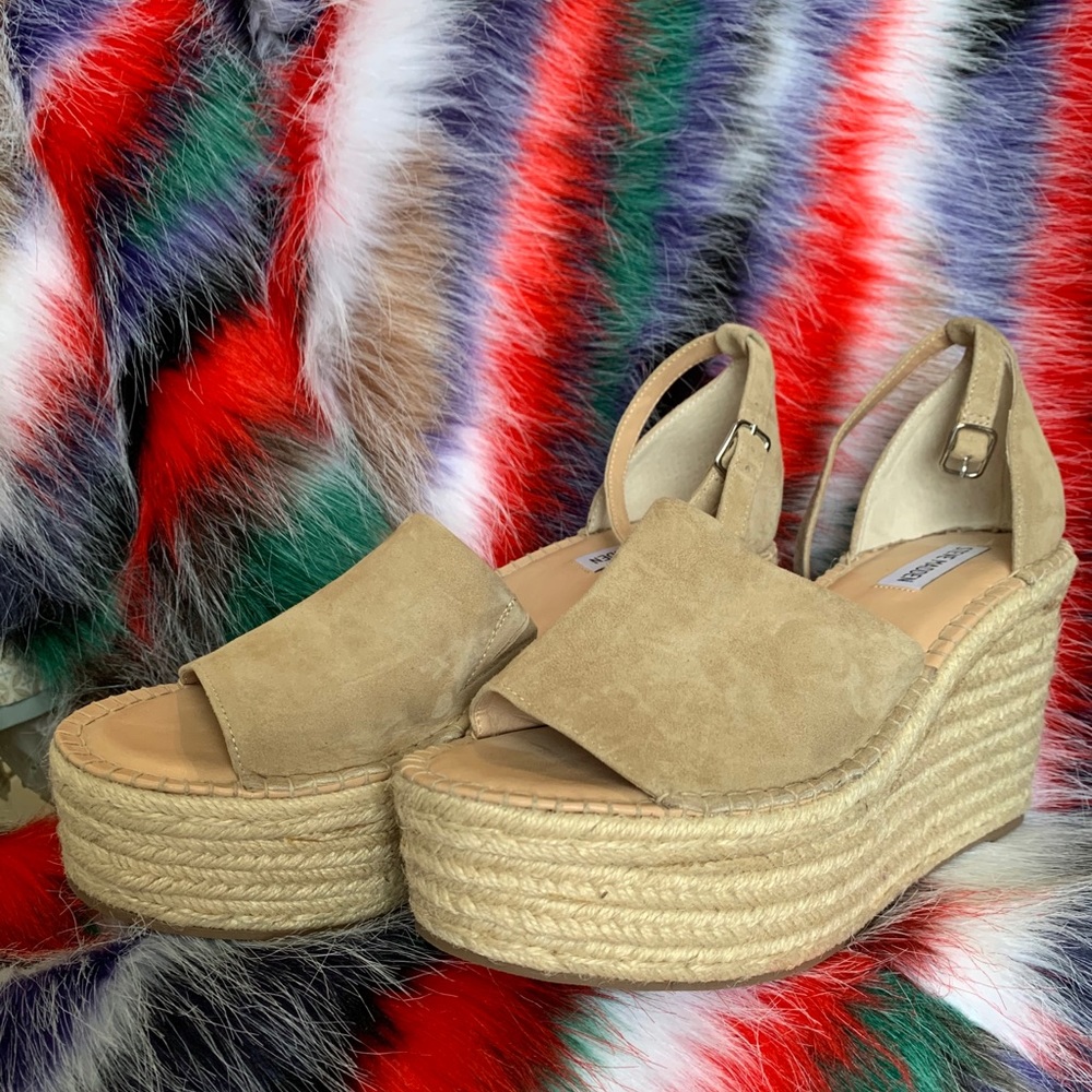 BRAND NEW PLATFORMS- STEVE MADDEN
